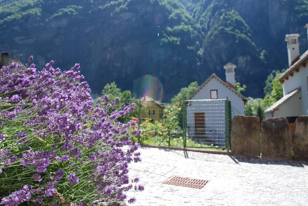 Ca' Del Borgo Hotel Cadarese Екстериор снимка